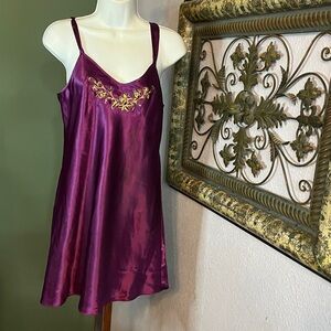 Morgan Taylor Purple Chemise with adjustable straps Sz S